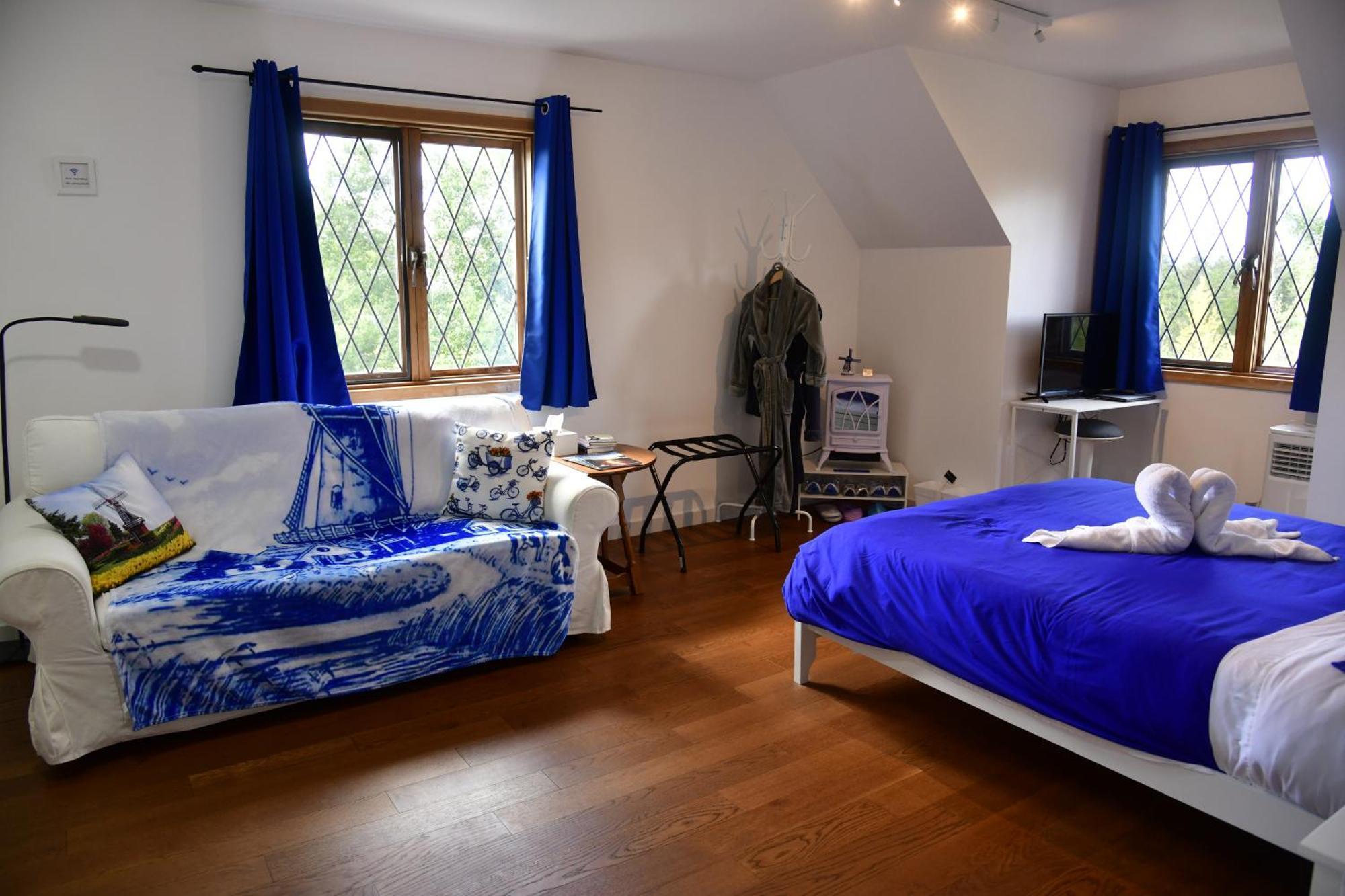 The Blue Cottage B&B Seventy Mile House Екстериор снимка